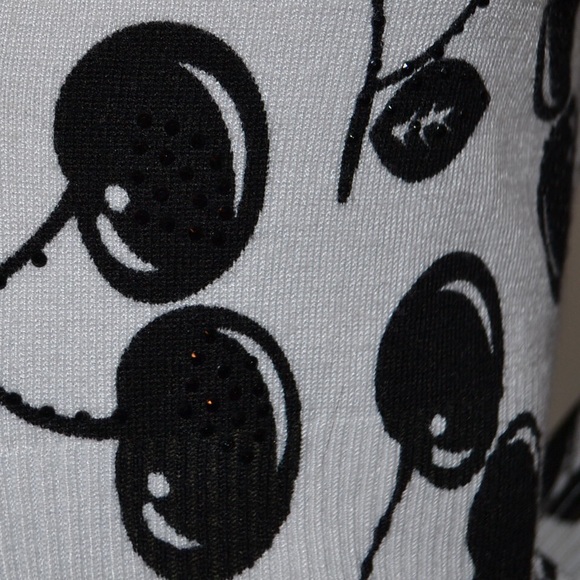 Leo Guy Cardigan Sz 1 V-Neck 3/4 Sleeve Beaded Top - Picture 4 of 5